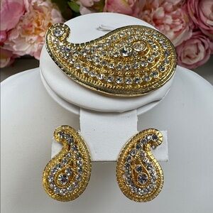 Gold and Silver Paisley Brooch with Intricate Design